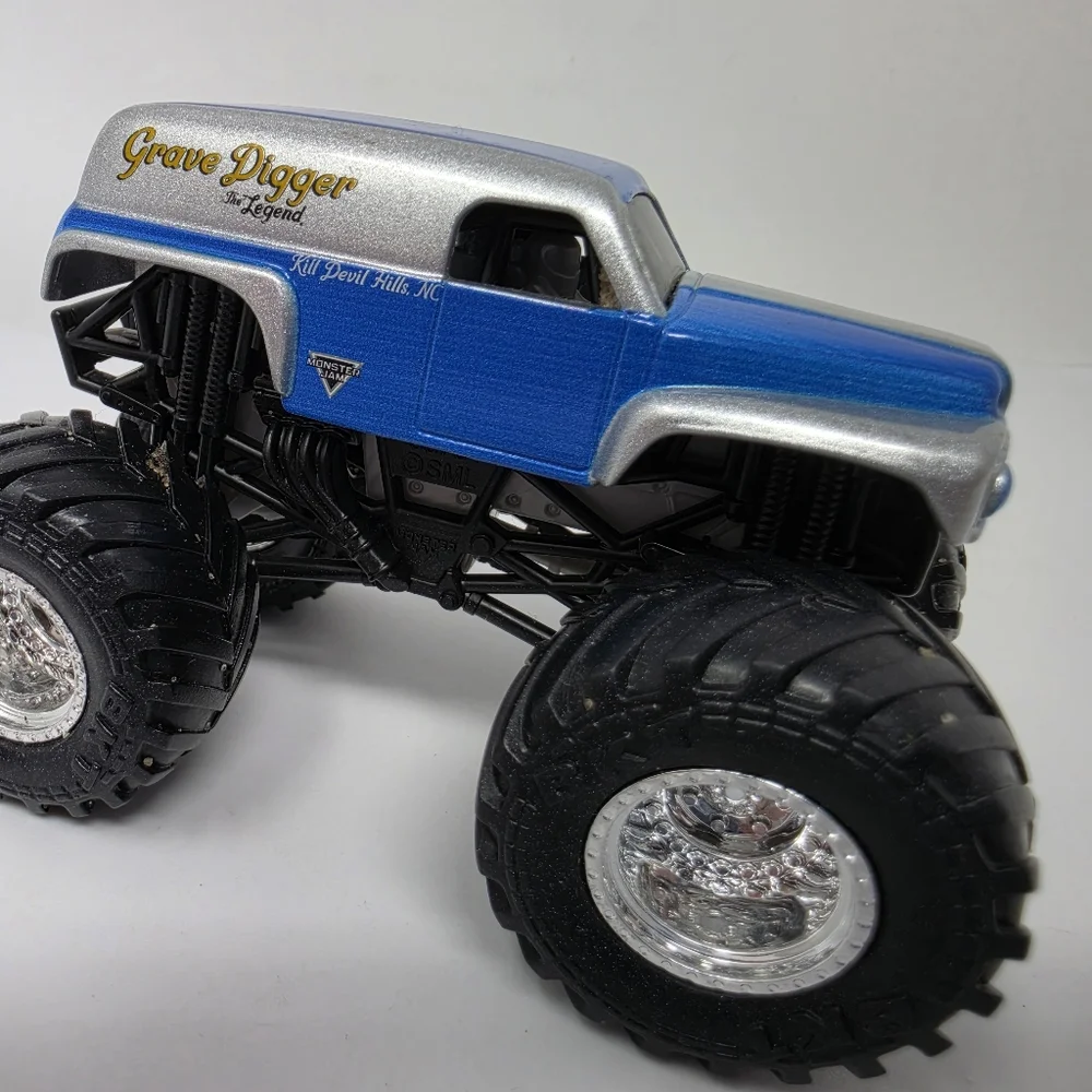 Hot Wheels Monster Jam Grave Digger Truck